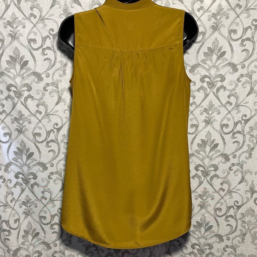 J. CREW Button Down Tank - Picture 5 of 5